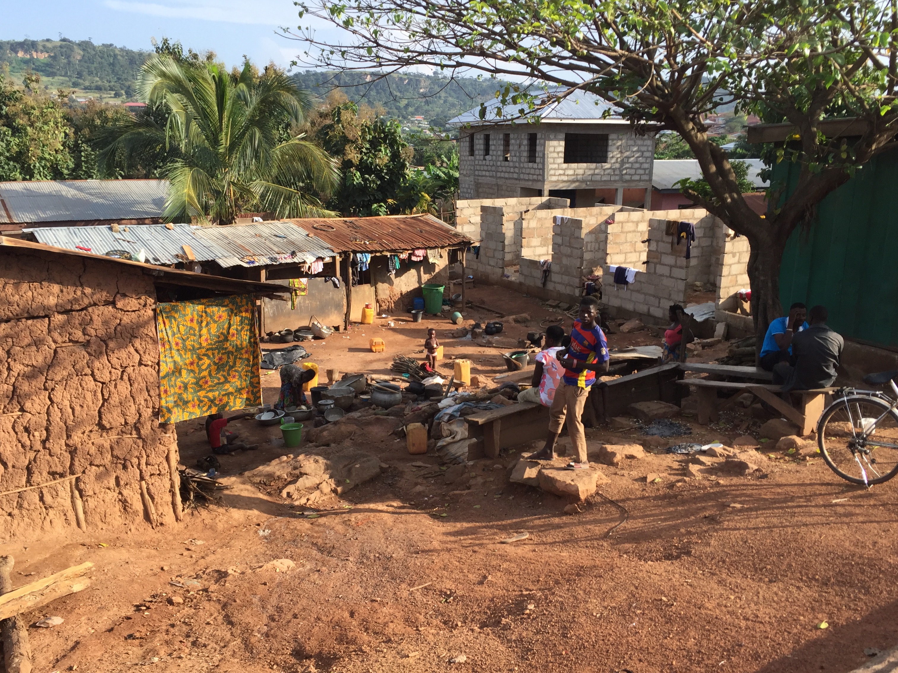 Alltägliches Familienleben in Agogo (Foto: EMS/Sandherr)