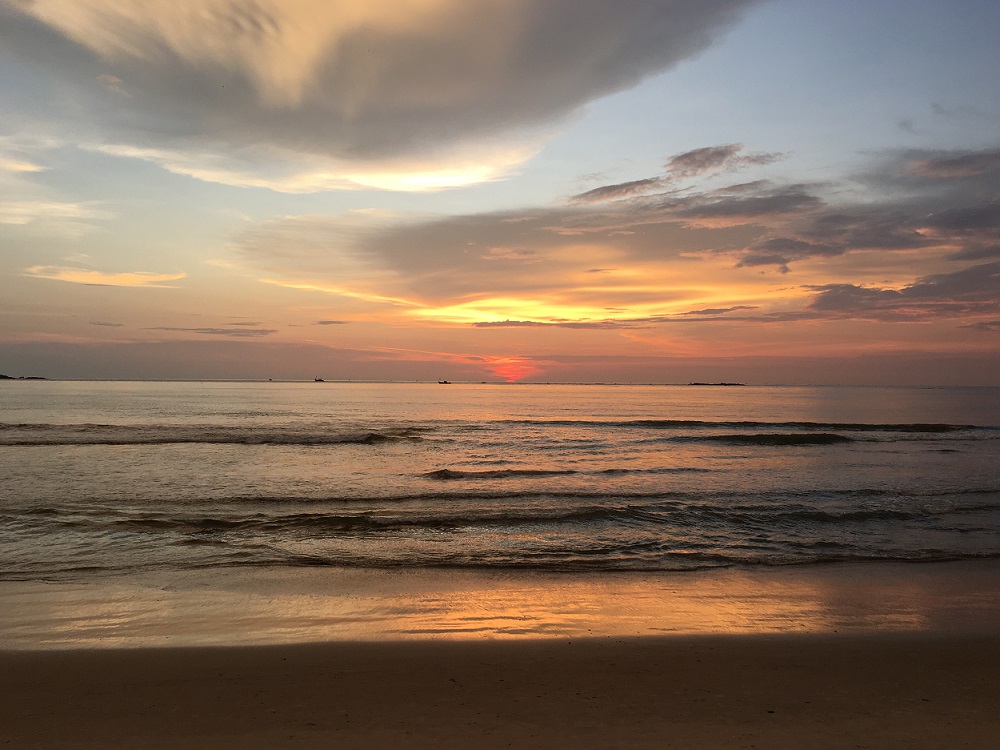 Sonnenuntergang am Strand Malpe in der Nähe von Udupi.(Foto: EMS/David) Sonnenuntergang am Strand Malpe in der Nähe von Udupi.(Foto: EMS/David)