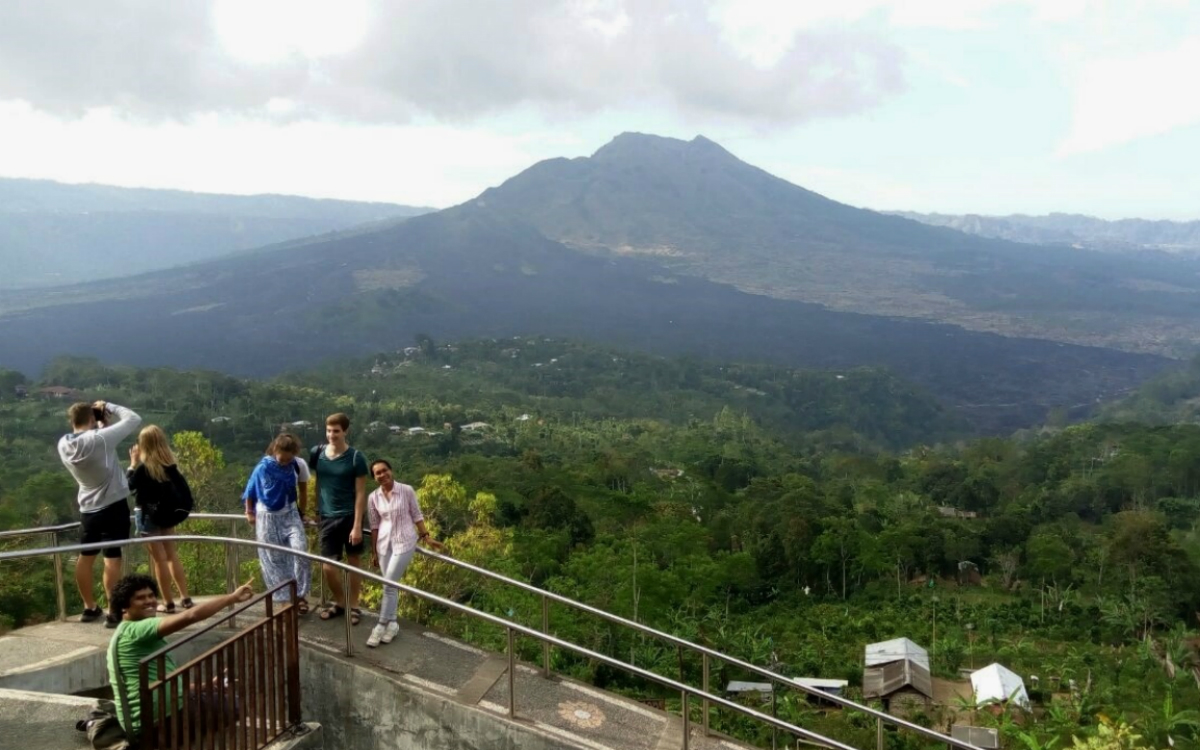 Vor dem Gunung Batur (Foto: EMS/Kleinschmidt)