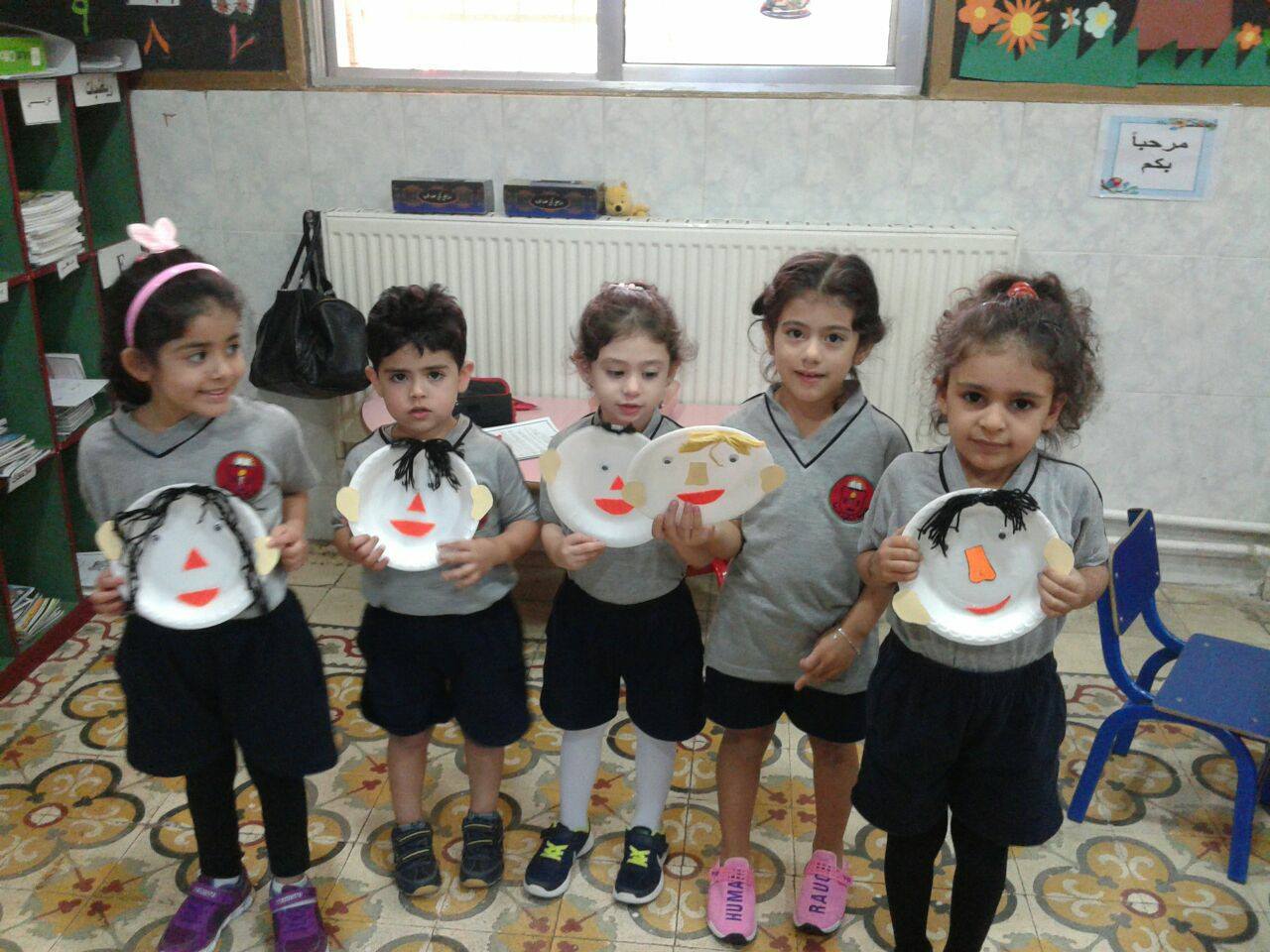Selbstgebastelte Masken im KG1. (Foto: EMS/AES) Selbstgebastelte Masken im KG1. (Foto: EMS/AES)