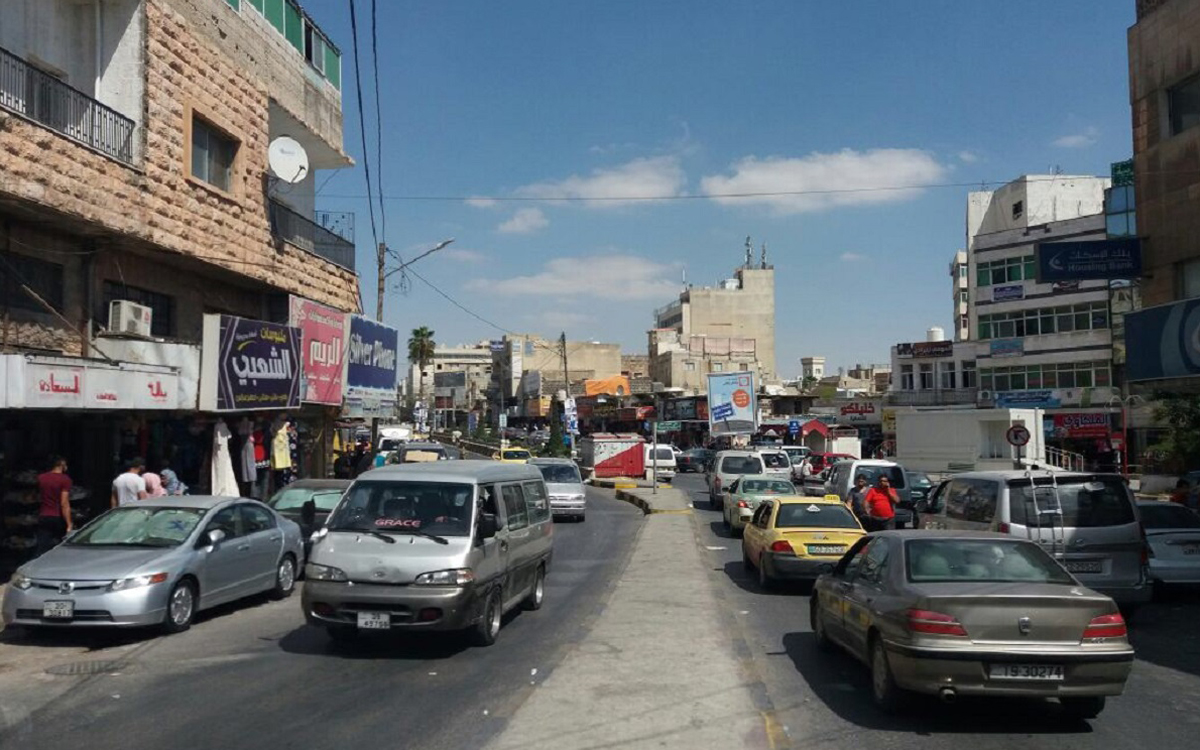 Eine der Straßen unseres Schulweges in Irbid. (Foto: EMS/Pflugfelder) Eine der Straßen unseres Schulweges in Irbid. (Foto: EMS/Pflugfelder)