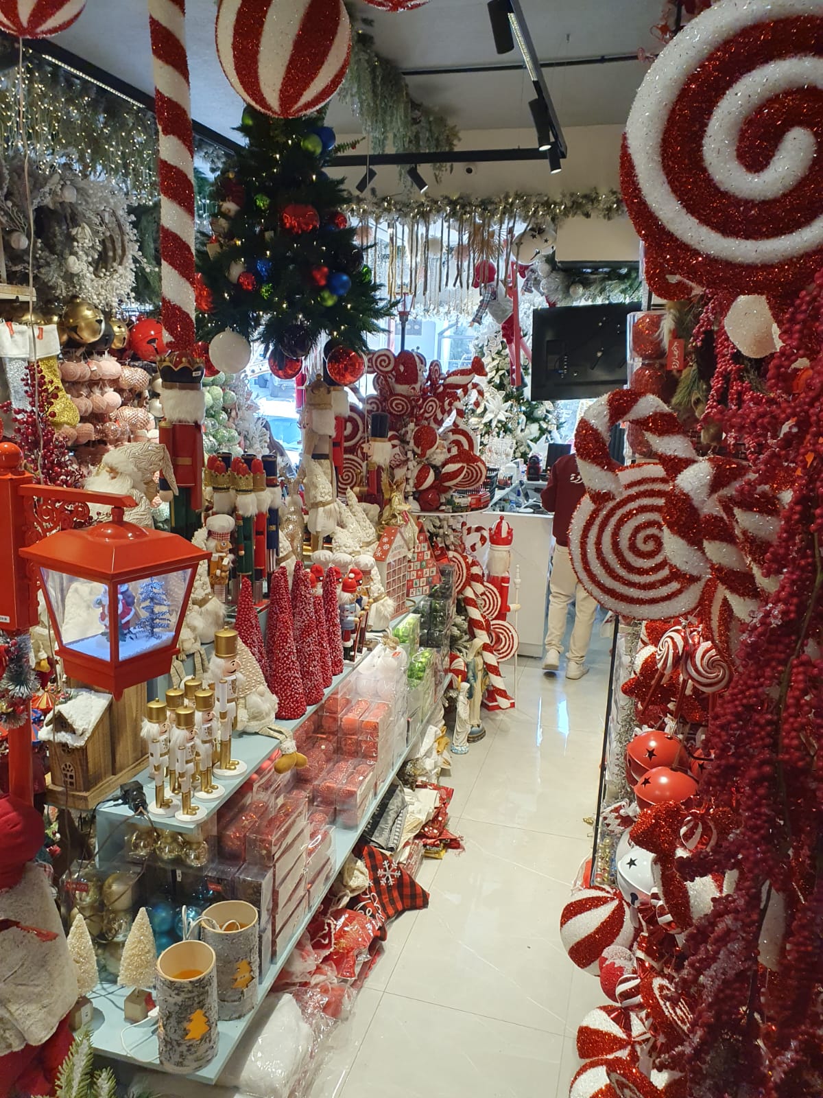 Weihnachtsschmuck in Fuheis (Foto: EMS/Leidel)