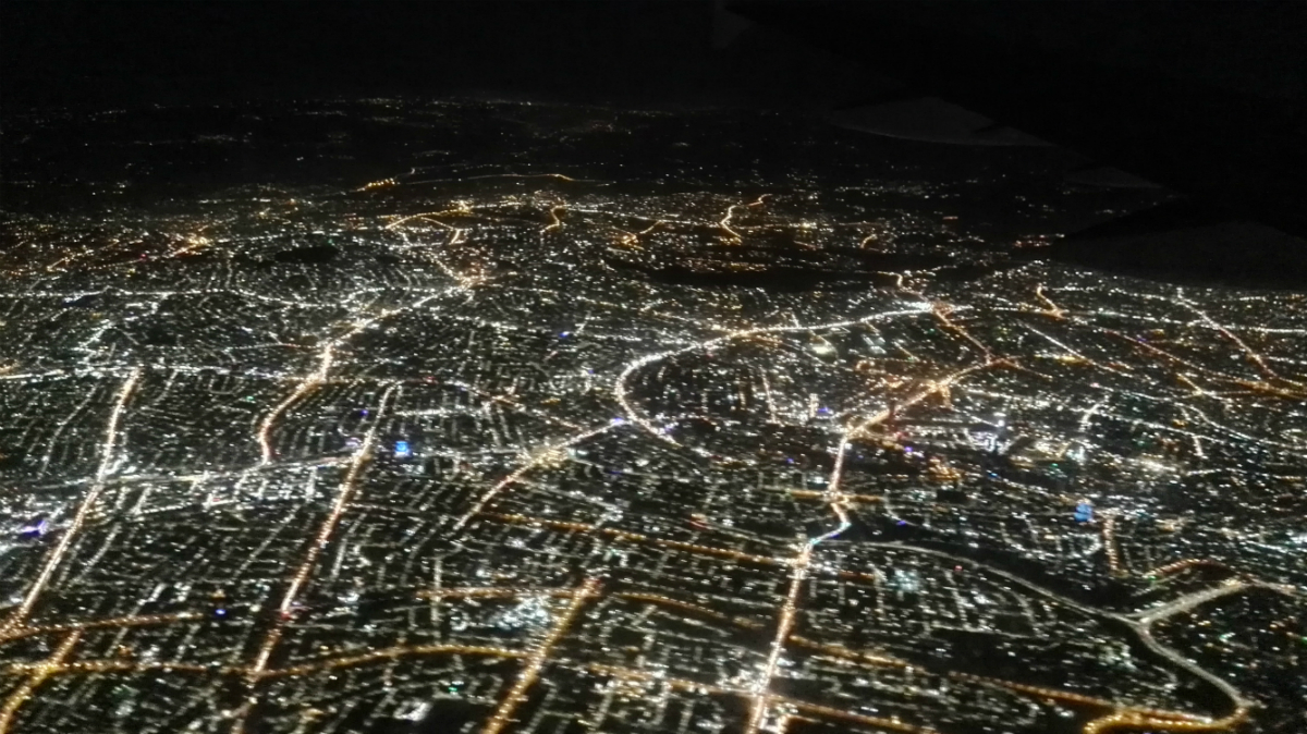 Bei unserem Anflug auf Amman hatten wir diese Aussicht, die einen Teil der Millionenstadt zeigt. (Foto: EMS/Mai) Bei unserem Anflug auf Amman hatten wir diese Aussicht, die einen Teil der Millionenstadt zeigt. (Foto: EMS/Mai)