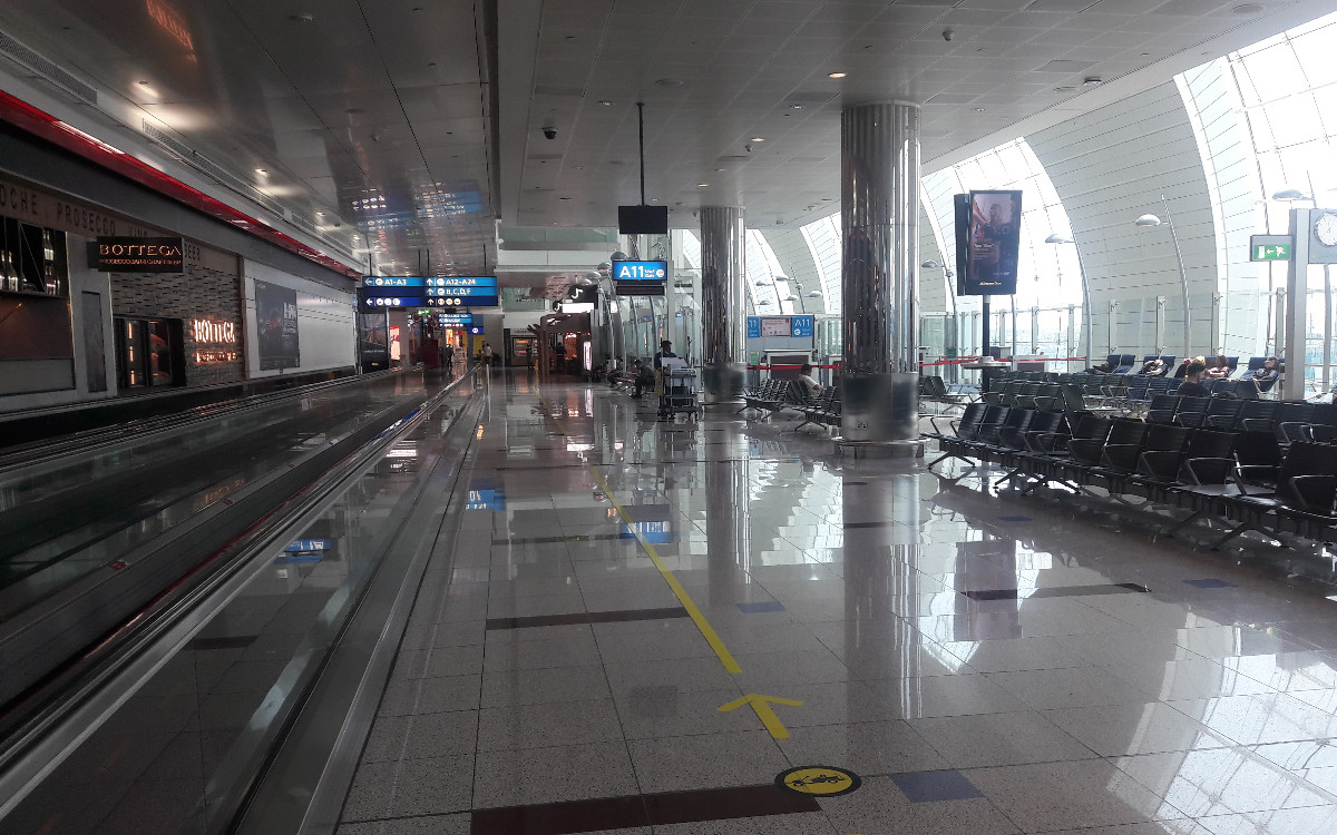 Das fast völlig leere Terminal am Flughafen in Dubai, der letzte - 14h lange- Zwischenstopp auf unserer Reise zurück nach Deutschland (Foto: EMS/Osenberg)