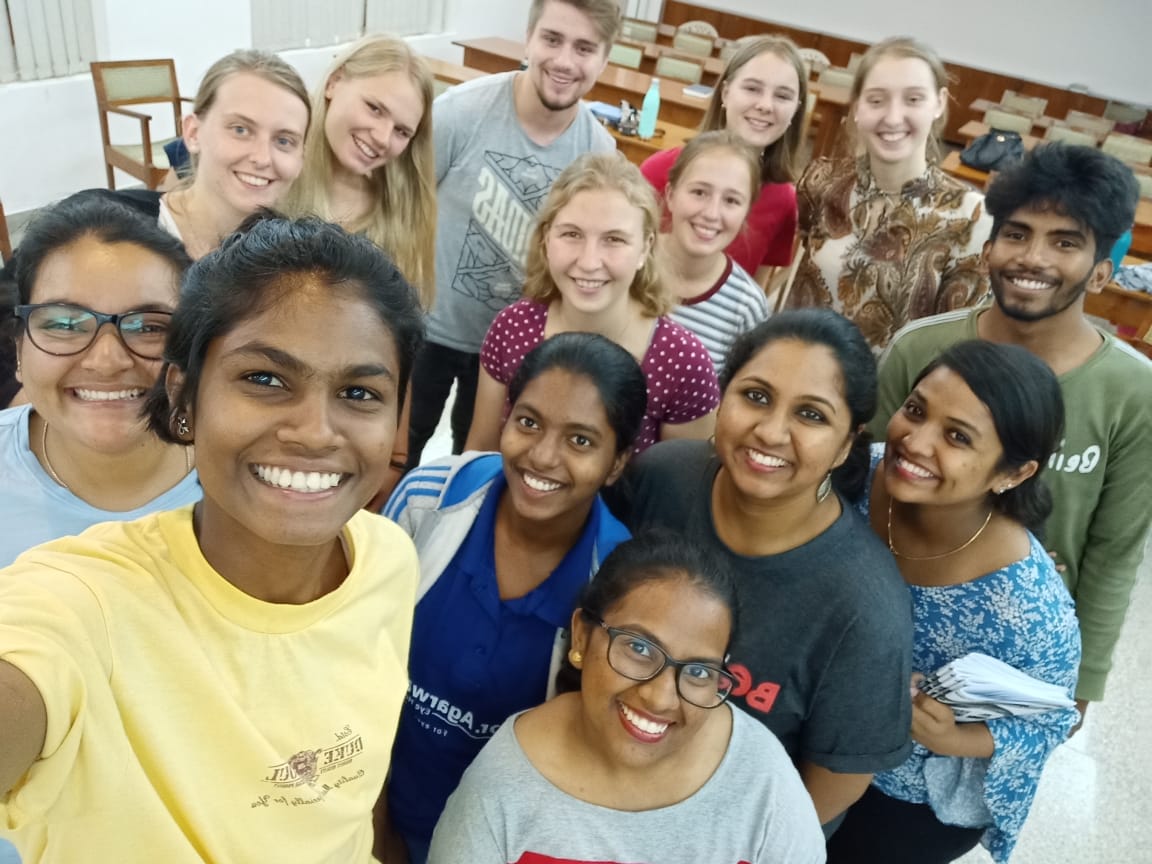 Selfie mit der Jugendgruppe in Bangalore. (Foto: EMS/Saecker)