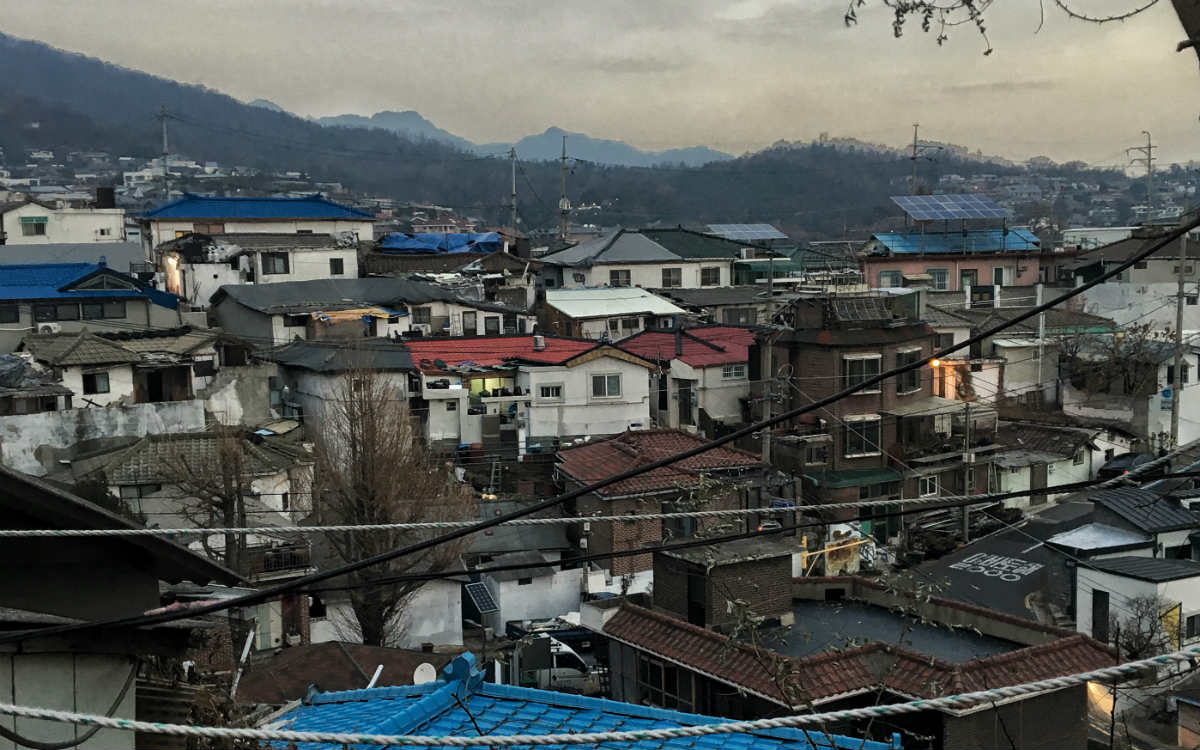 Ausblick auf ein Teil Seouls von der Stadtmauer (Foto:EMS/Schmegner)