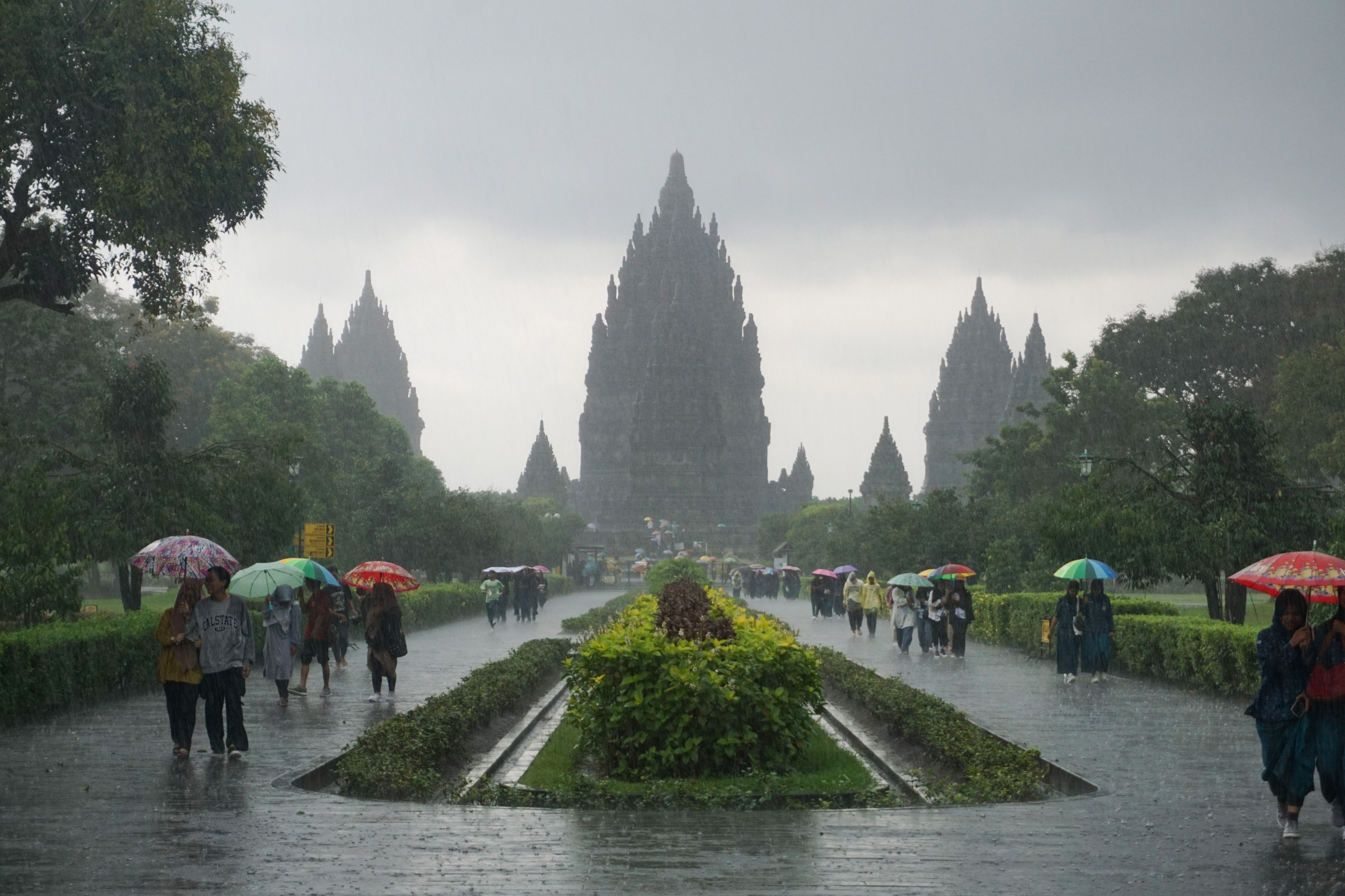 Der Prembanan Tempel im Regen (Foto: EMS/Eßinger)