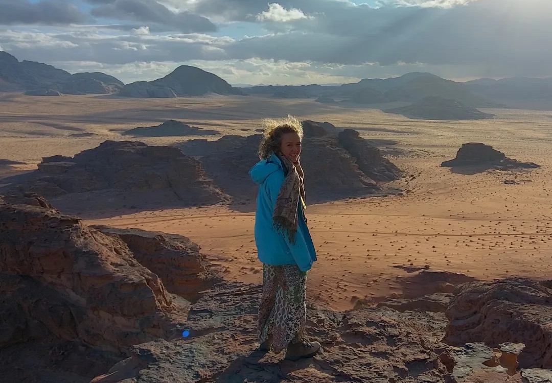 Aussicht genießen in Wadi Rum (Foto: EMS/Petrasch)