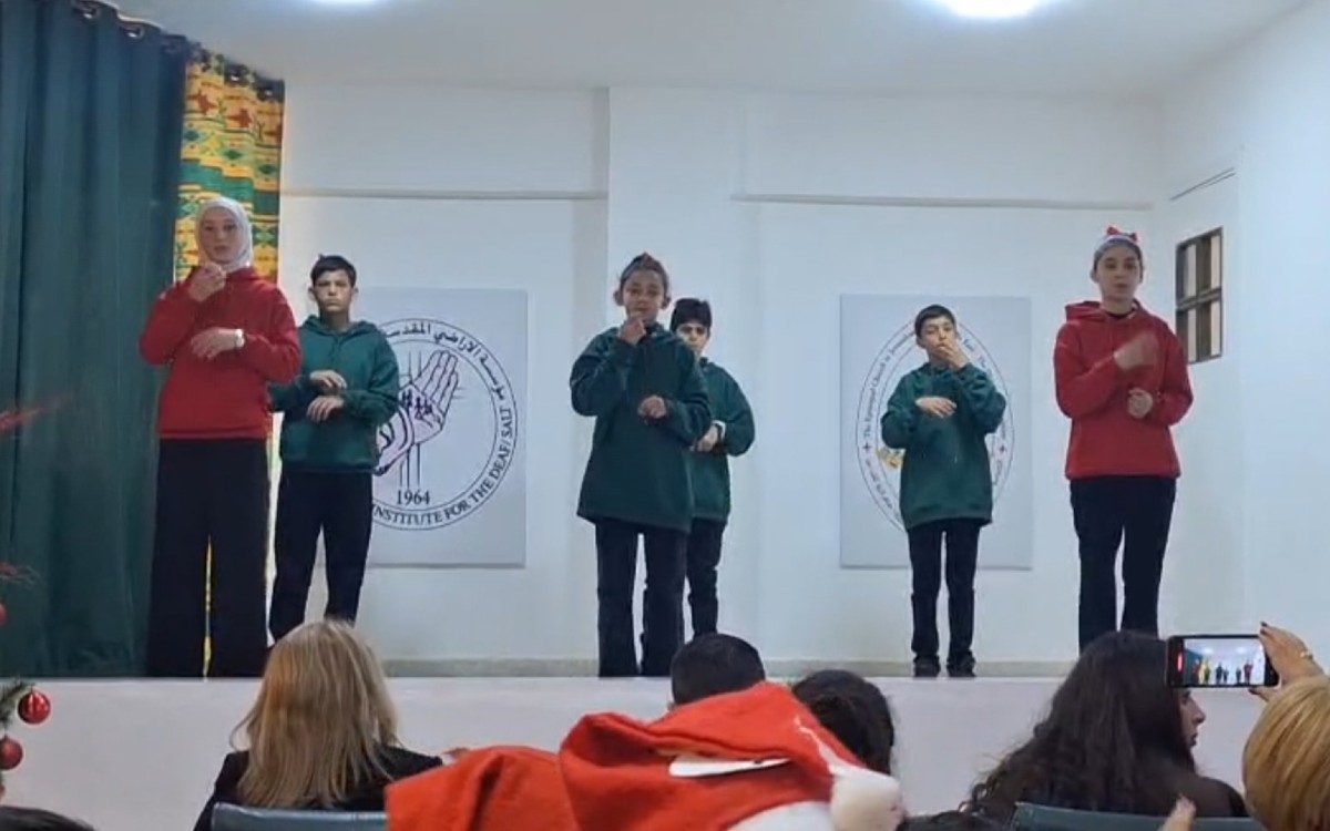 Performance bei der Weihnachtsfeier (Foto: EMS/Schmorrde)