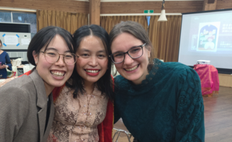 Beri, Mako und ich bei während dem Commencement Service (Foto: EMS/Gruß)