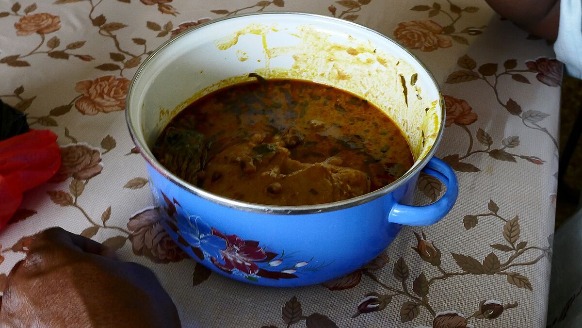 Konkonte mit palm nut soup (Schmeckt besser, als es aussieht)(Foto: EMS/Bayreuther) Konkonte mit palm nut soup (Schmeckt besser, als es aussieht)(Foto: EMS/Bayreuther)