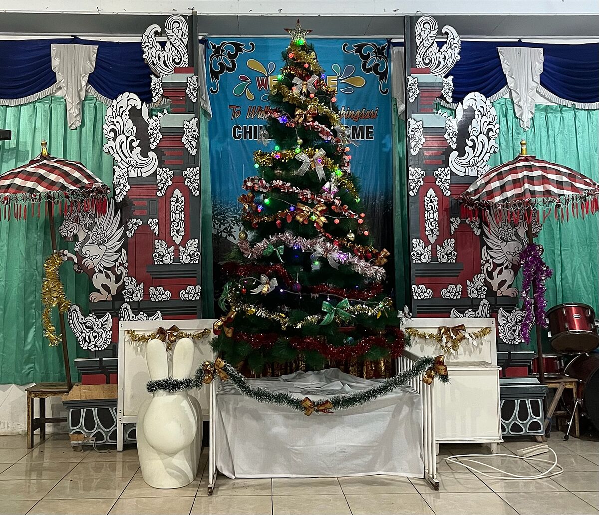 Weihnachtsdeko im Kinderheim (Foto: EMS/Roth) Weihnachtsdeko im Kinderheim (Foto: EMS/Roth)