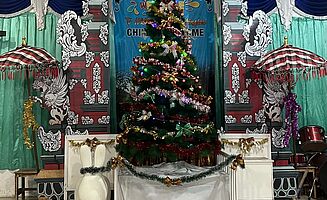 Weihnachtsdeko im Kinderheim (Foto: EMS/Roth)