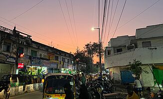 Straße in der Nähe des Gemüsemarkts in Secunderabad (Foto: EMS/Stahl)