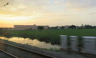 Sonnenuntergang auf der Zugfahrt nach Bangalore
