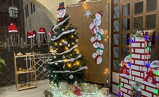 Selbstgebastelte Weihnachtsdeko (Foto: EMS/Clemens)