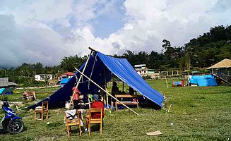Unser Zelt auf dem Platz hinter der großen Aula (Foto: EMS/Dunker)